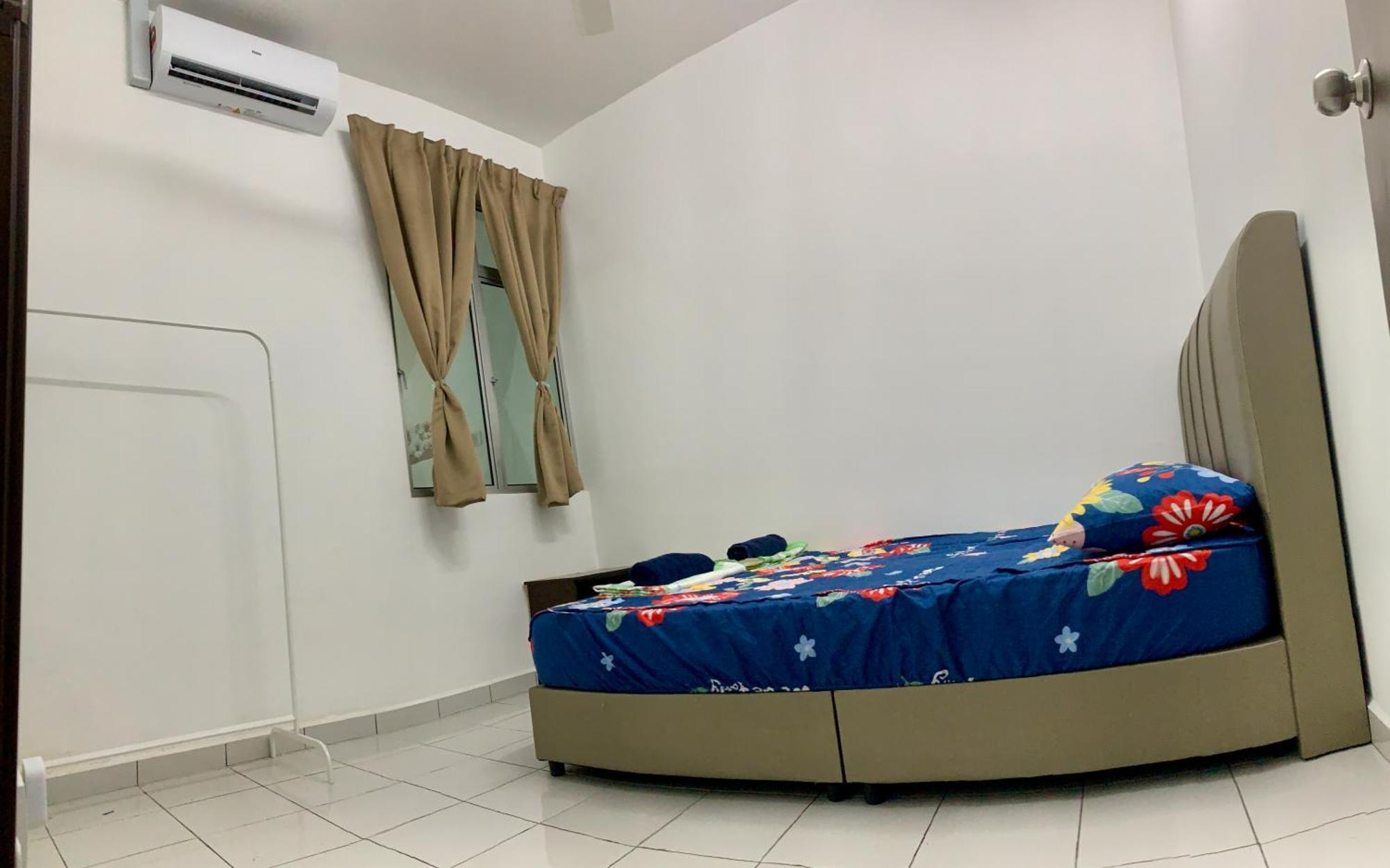 Homestay Cikgu Nora Near Uthm Kptm Kktm Ipg Moslim Onli Kampong Seri Gading Exterior photo
